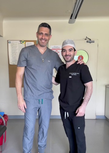 Dr. Romero durante su entrenamiento en Argentina