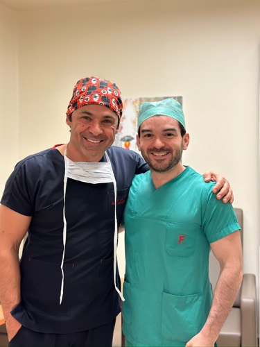 Dr. Romero con el Dr. Alev Camcioglu en Turquía