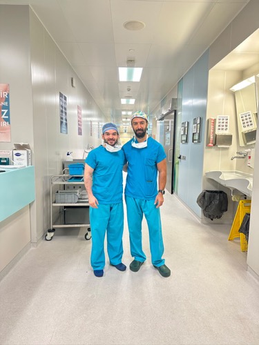 Dr. Romero con el Dr. Mirza Firat en Turquía
